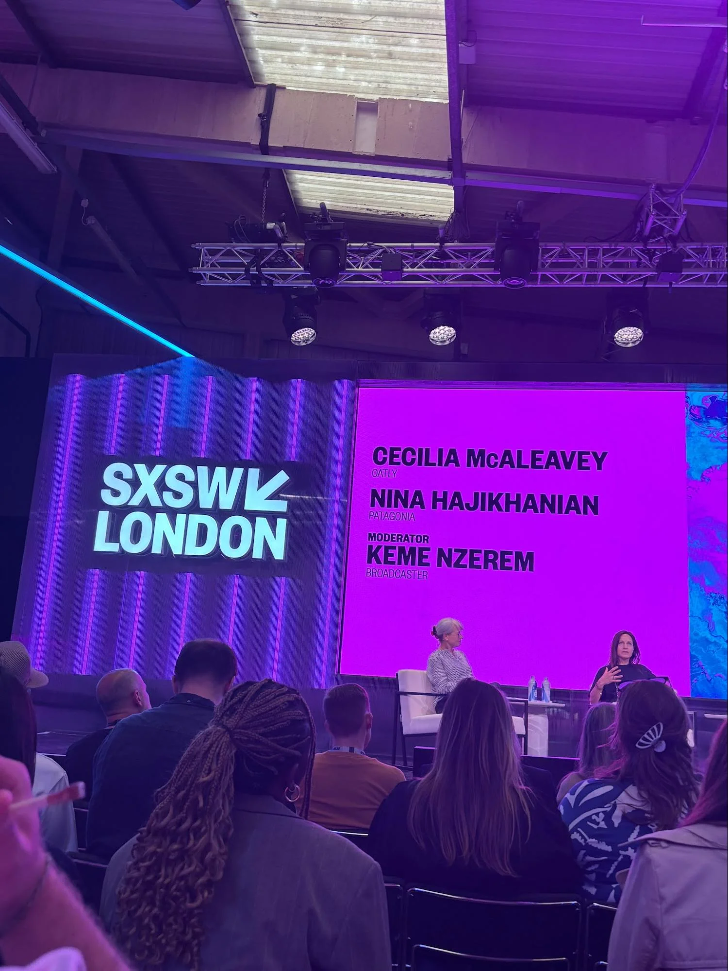 Oatly Stage Dialogue.